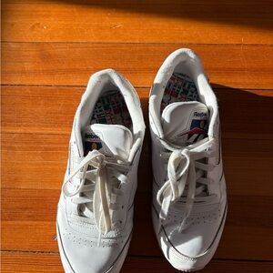 Reebok Wmns Classic Leather 'Collage of Flags' size 9